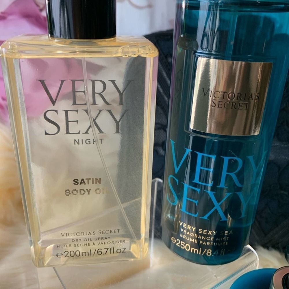 Victoria’s Secret Body Beauty Care + Beauty Bags - Picture 5 of 9